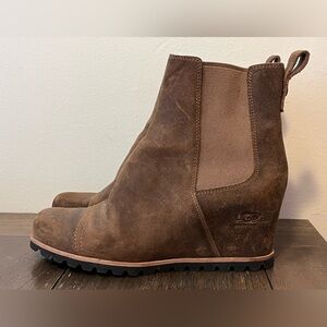UGG Pax Wedge Brown Leather Boots Womens size 9.5